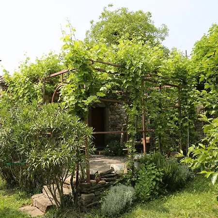 Countryside Stone House Vakantiehuis Gračišče